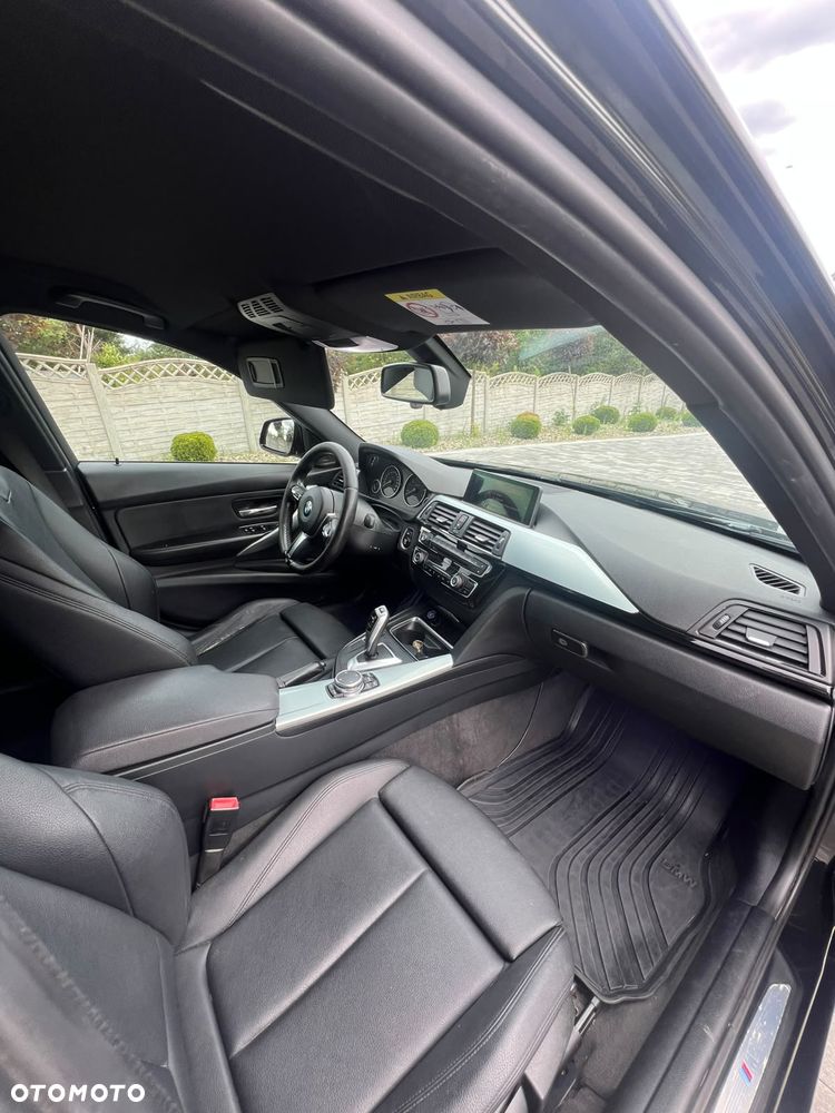 BMW Seria 3 320i xDrive M Sport - 9