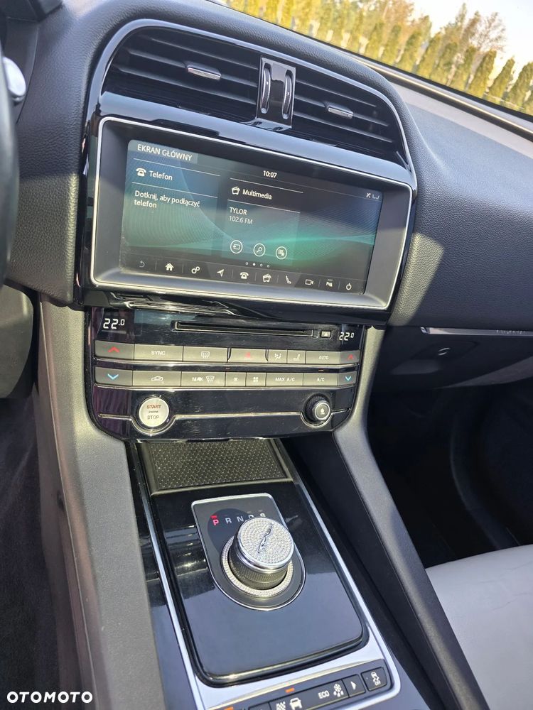 Jaguar F-Pace - 14