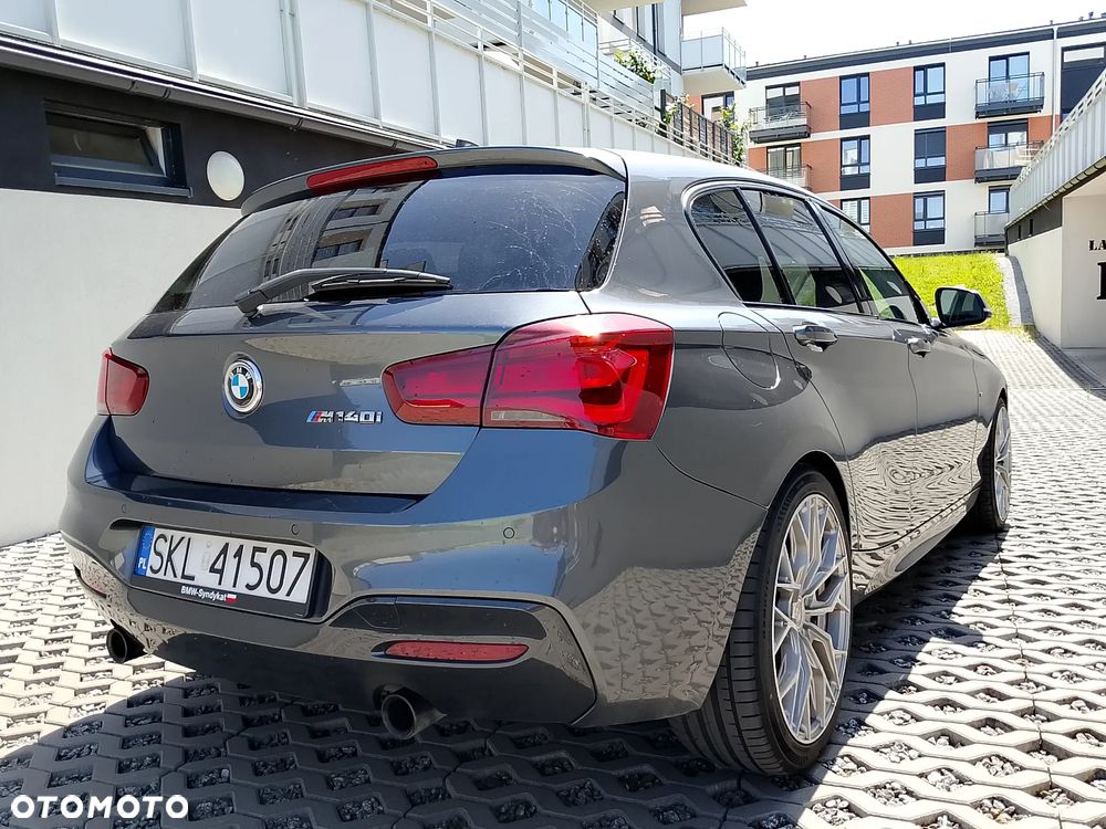 BMW 1M - 8