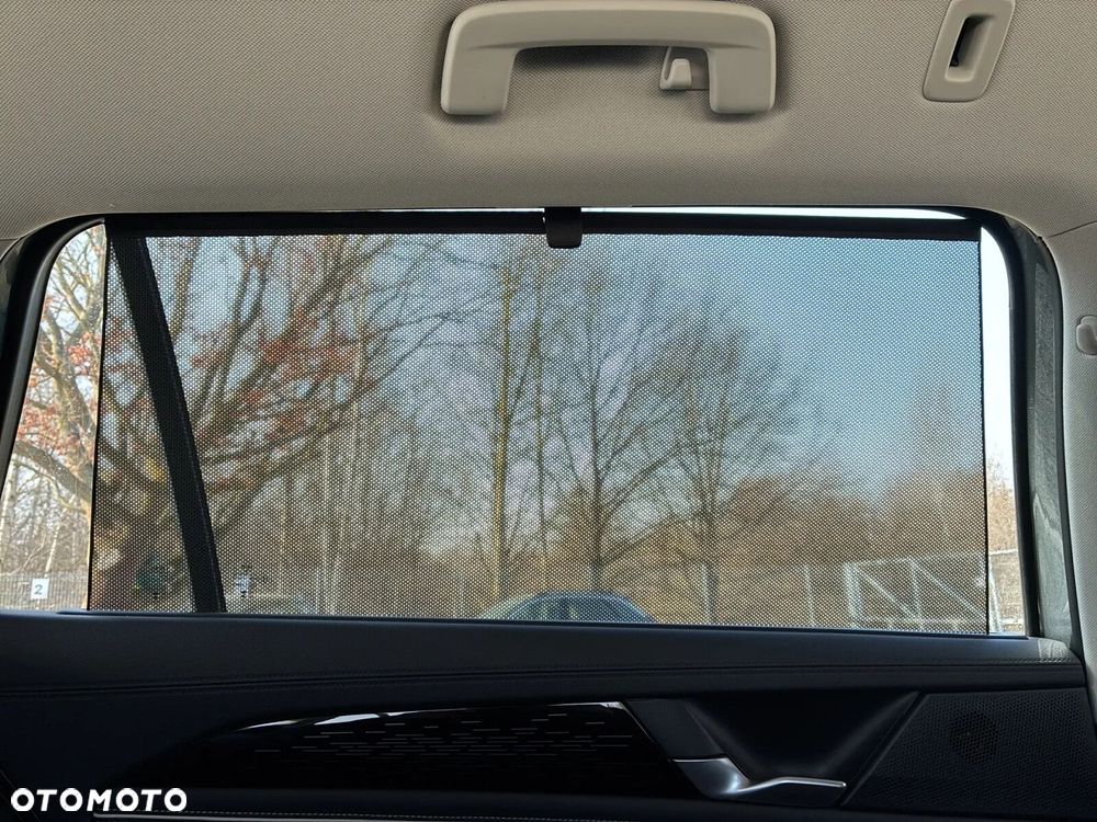 Volkswagen Passat - 34