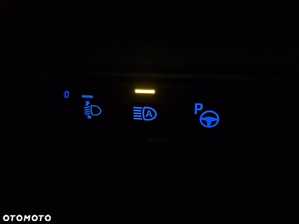 Toyota Corolla 1.8 Hybrid Comfort - 38