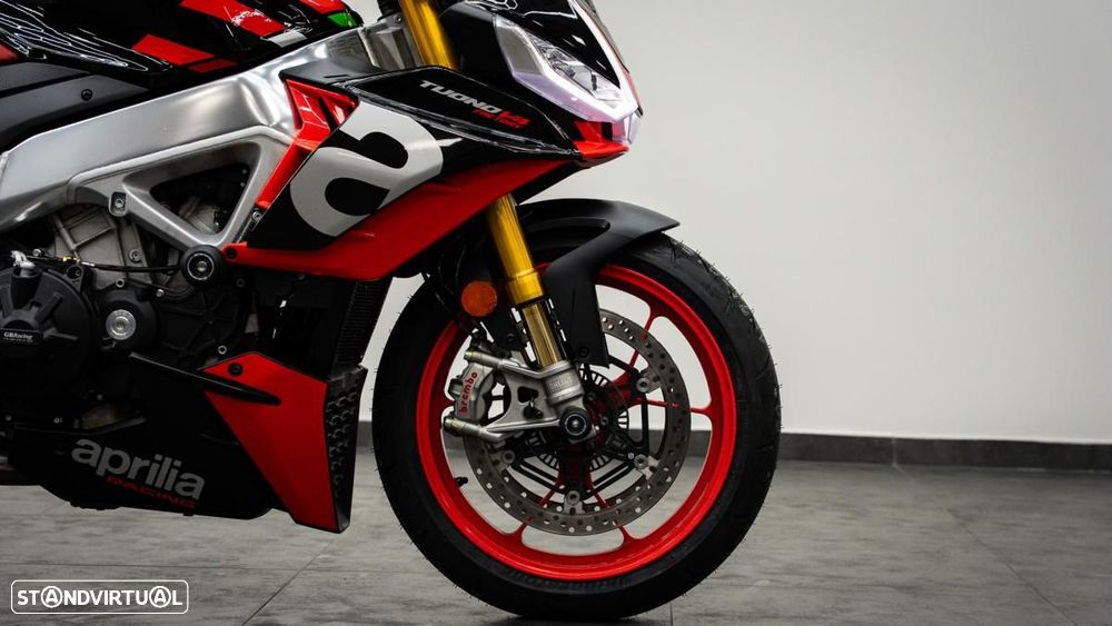 Aprilia Tuono V4 Factory - 10