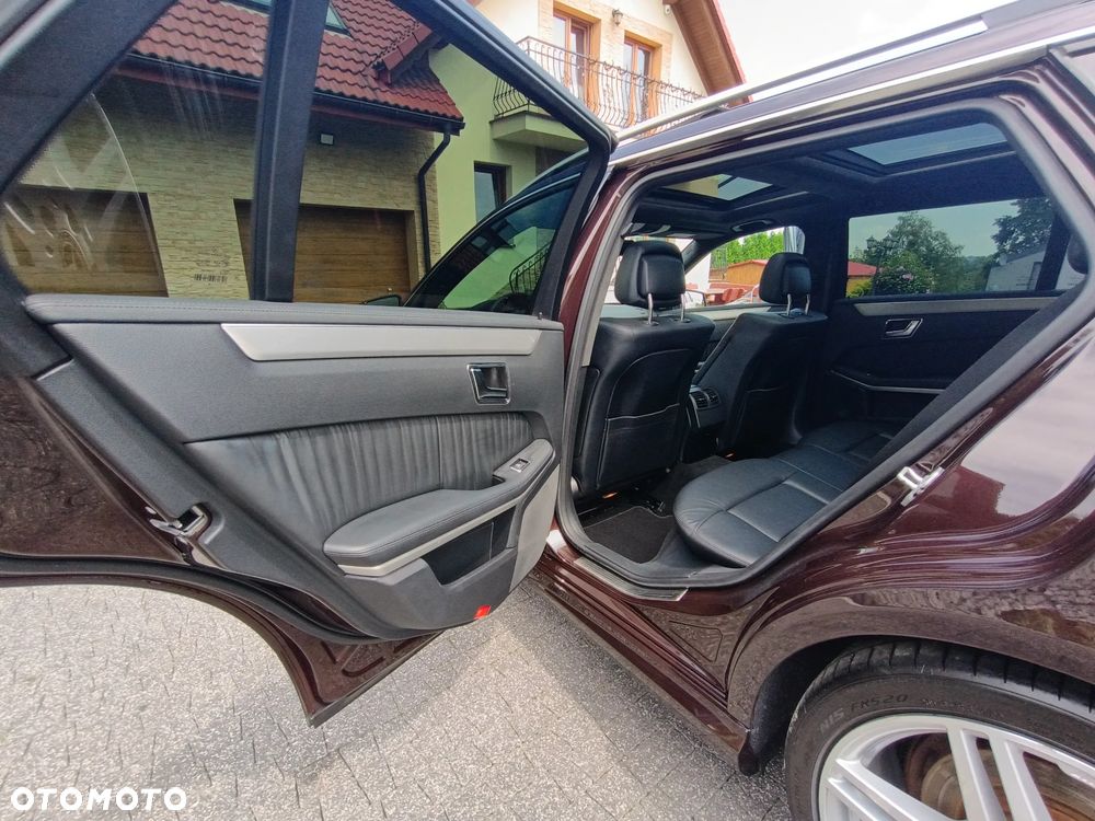 Mercedes-Benz Klasa E 300 CDI DPF BlueEFFICIENCY 7G-TRONIC Avantgarde - 28