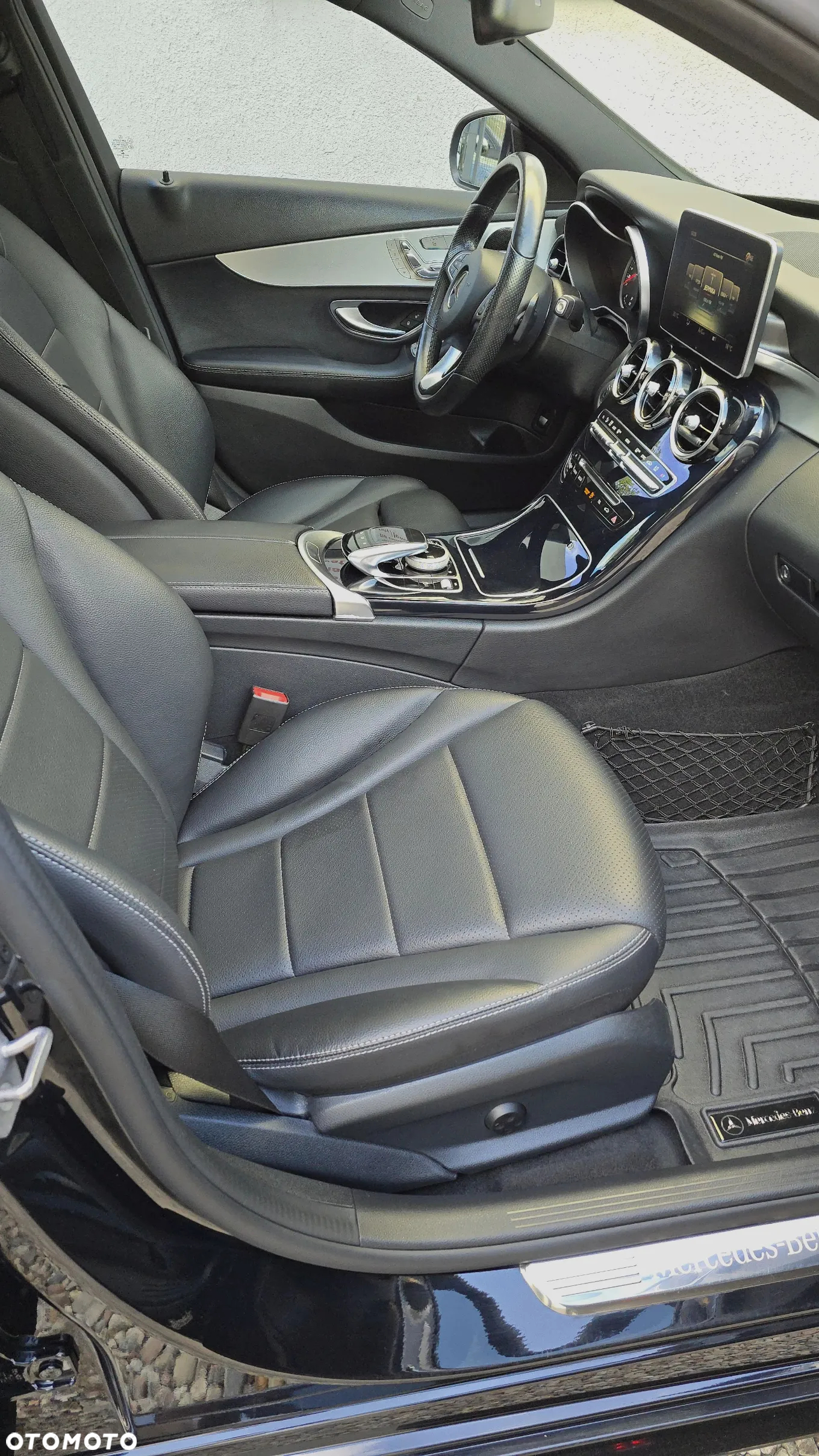 Mercedes-Benz Klasa C 300 7G-TRONIC AMG Line - 19