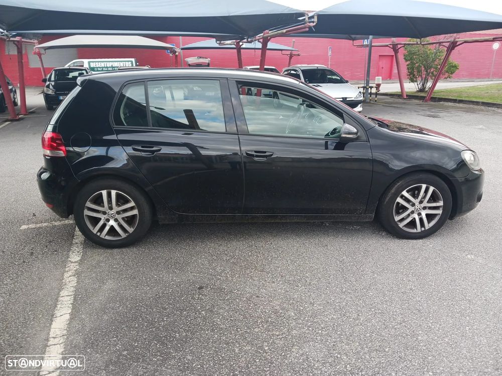 VW Golf 2.0 TDi Confortline - 4