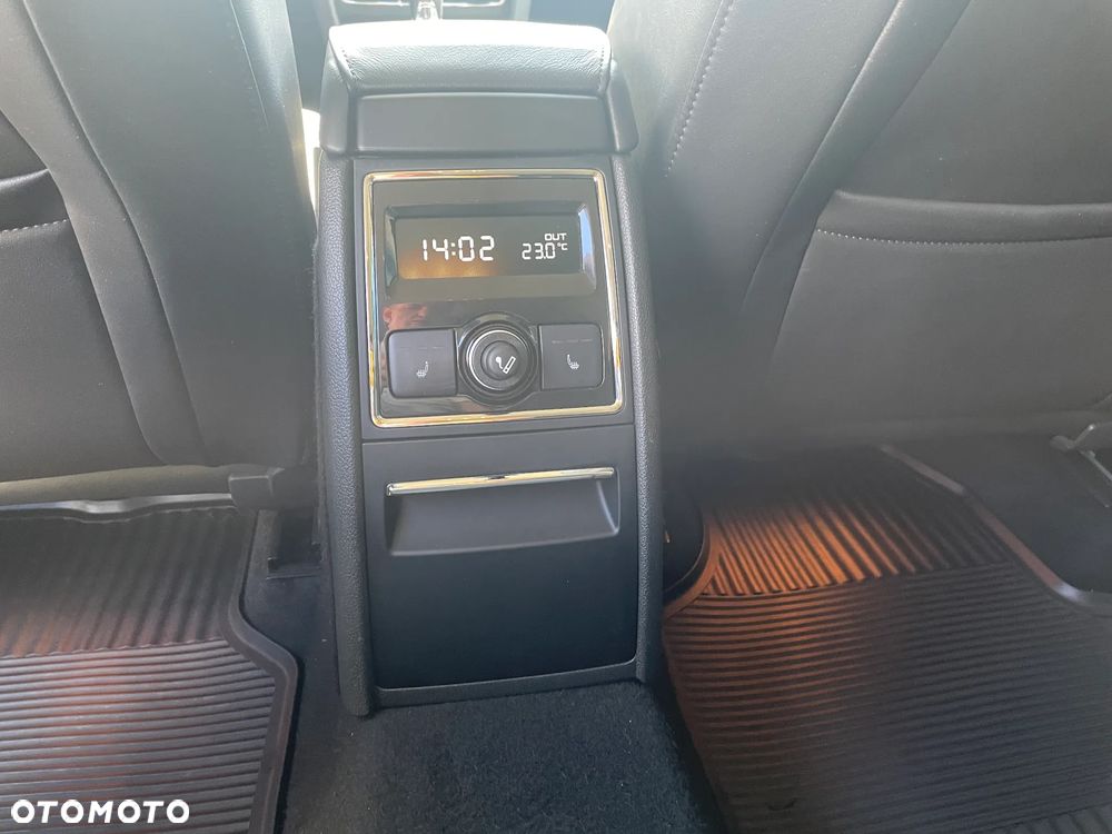 Skoda Superb 2.0 TSI Elegance DSG - 21