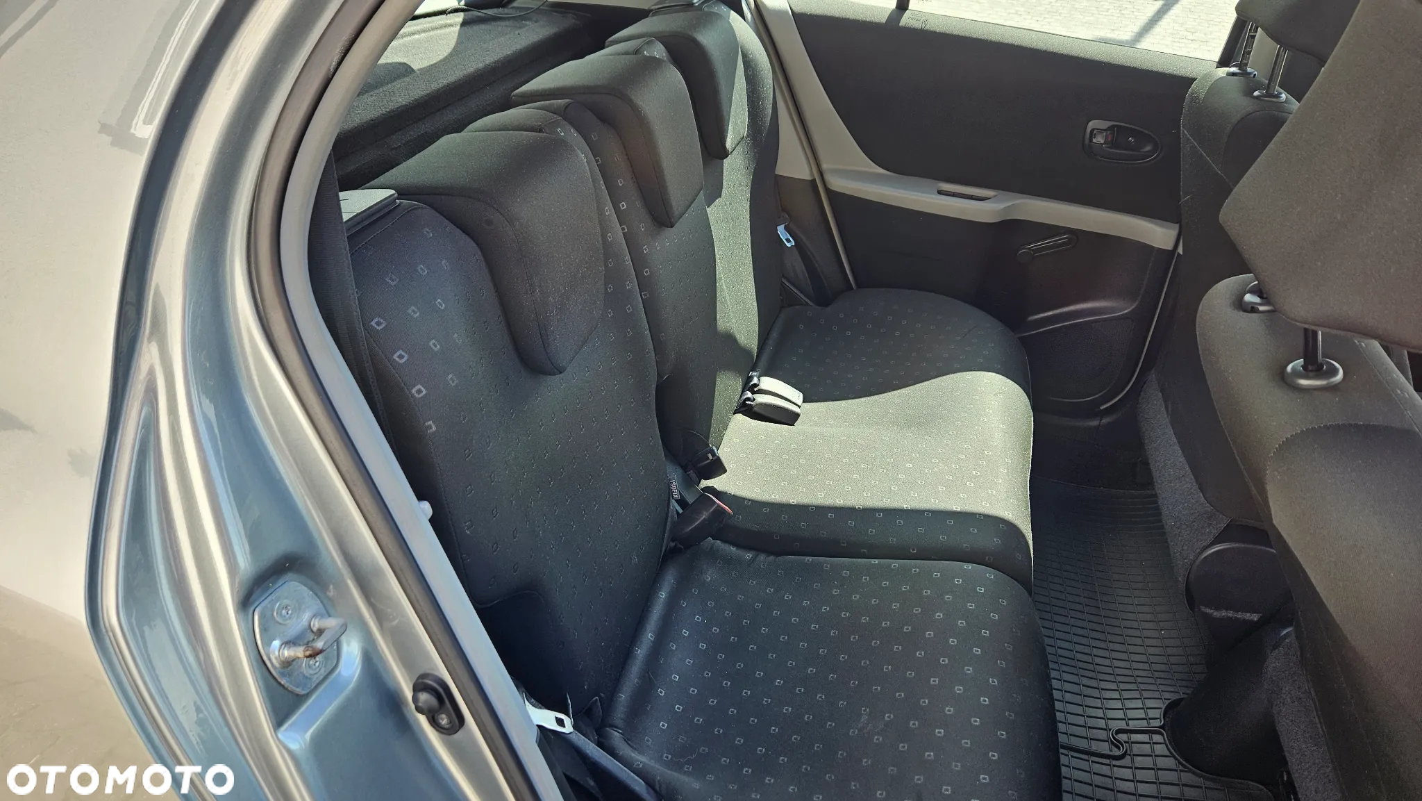 Toyota Yaris 1.3 Luna - 16