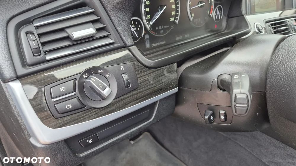 BMW Seria 5 535d Touring Sport-Aut Luxury Line - 8