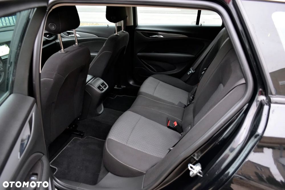 Opel Insignia - 16