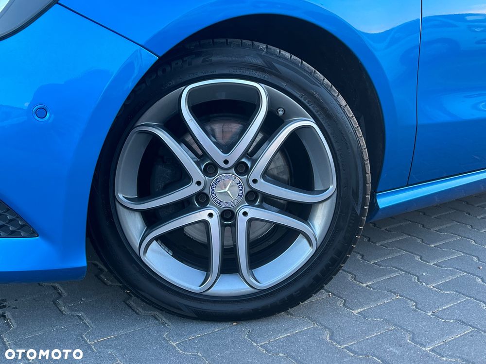 Mercedes-Benz Klasa A 180 7G-DCT AMG Line - 3