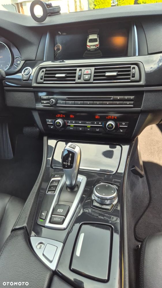 BMW Seria 5 518d - 11