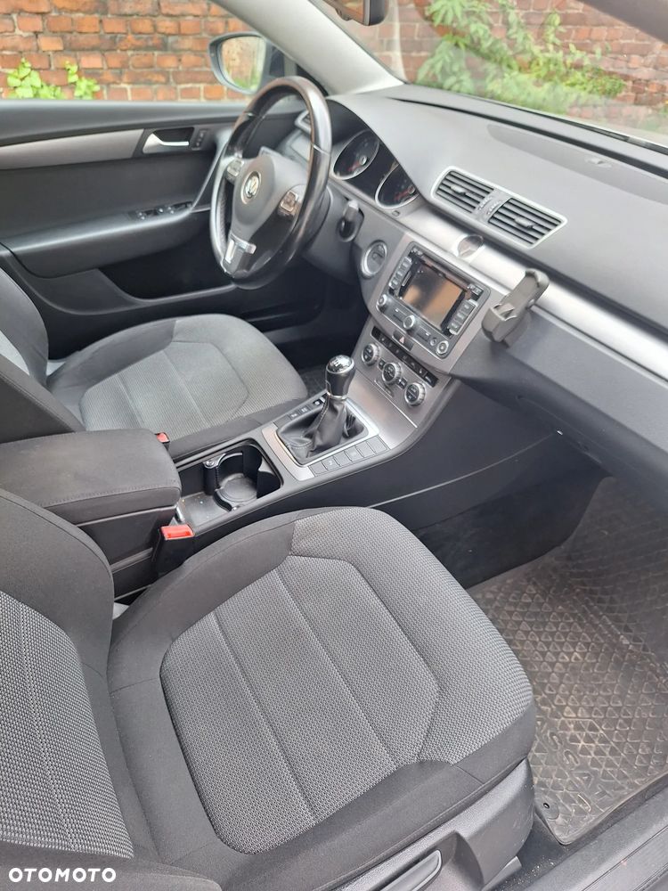 Volkswagen Passat Variant 2.0 Blue TDI DPF Comfortline - 11