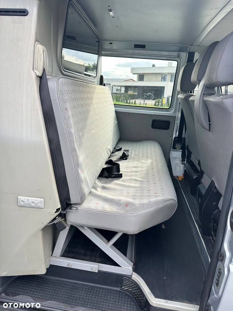 Volkswagen TRANSPORTER T4 2.5 TDI 102 KM BRYGADÓWKA 6 OSÓB LIFT - 17