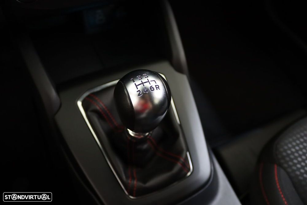 Ford Focus 1.0 EcoBoost MHEV ST-Line - 30