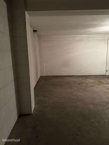 Alugo/Arrendo GARAGEM BOX Vila do Conde - Grande imagem: 5/5