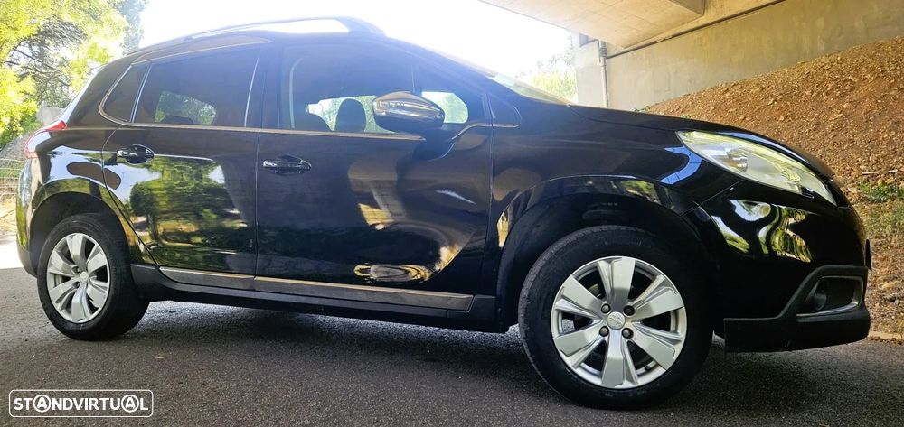 Peugeot 2008 1.2 PureTech Allure - 3