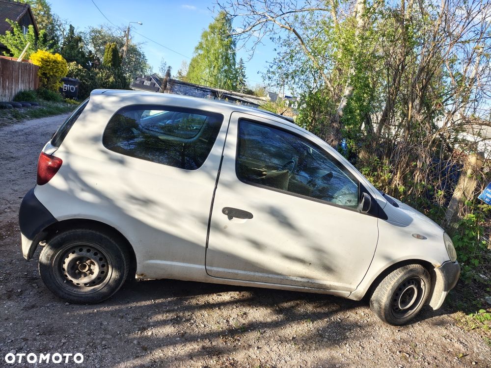 Toyota Yaris - 4