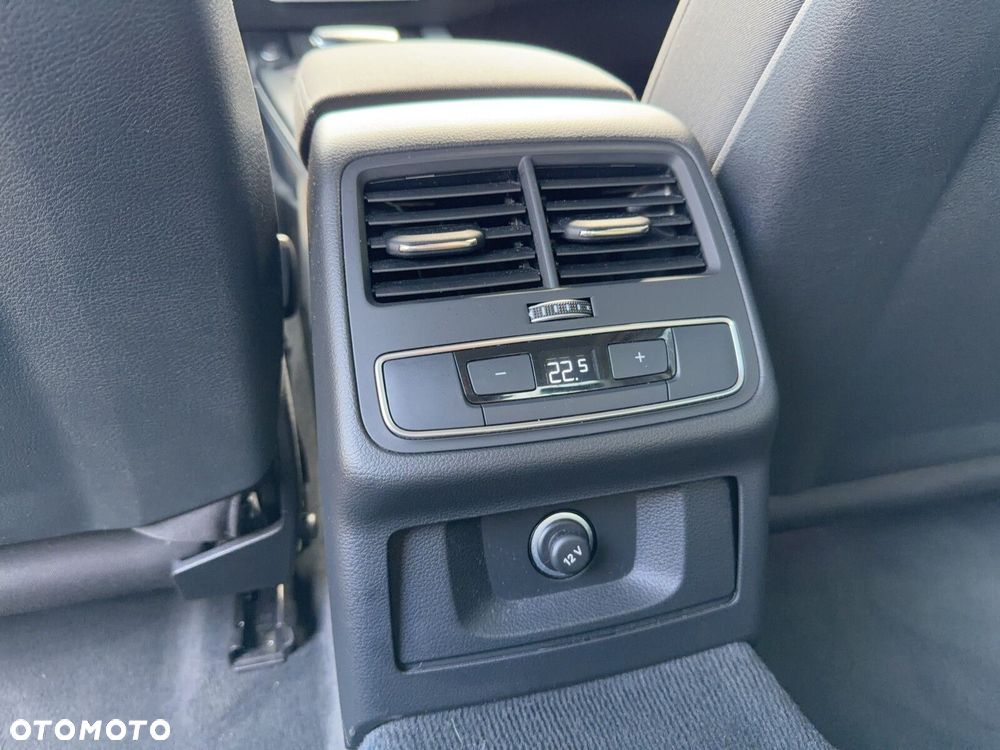 Audi A4 Limousine - 32
