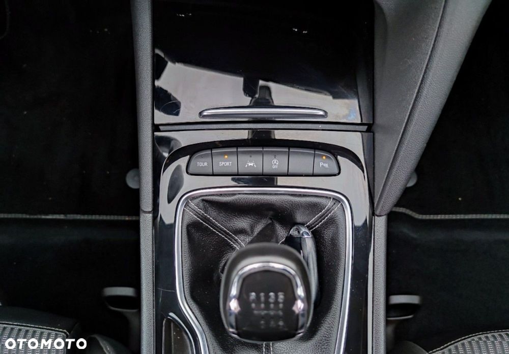 Opel Insignia - 24