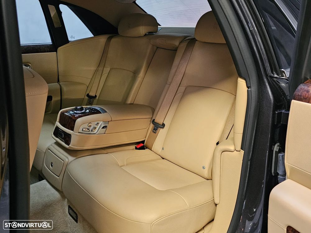 Rolls Royce Ghost - 13