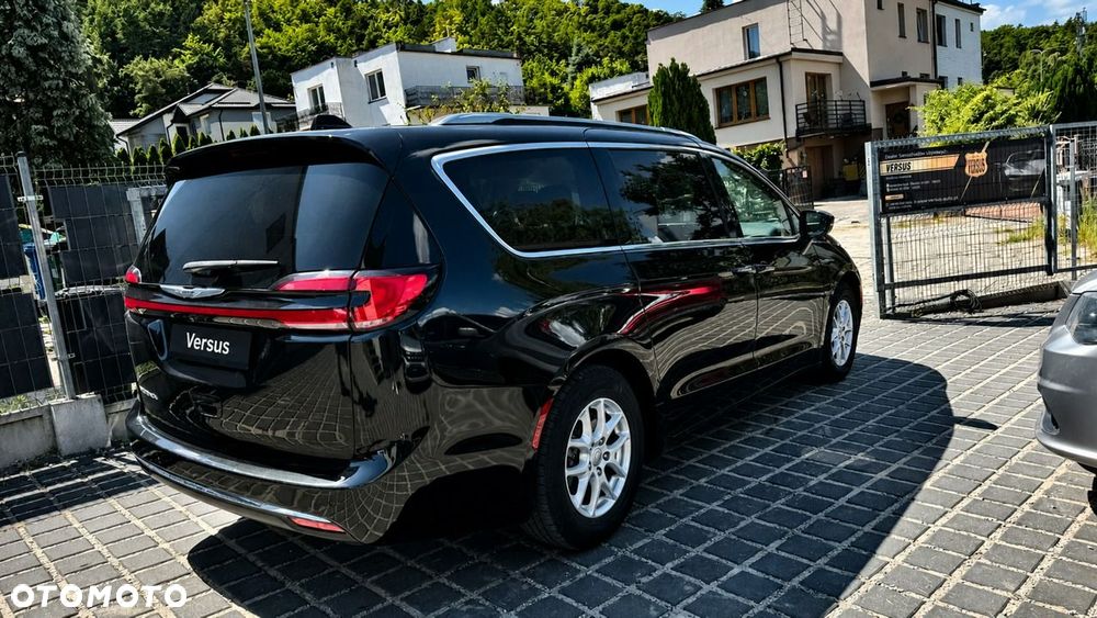 Chrysler Pacifica - 4