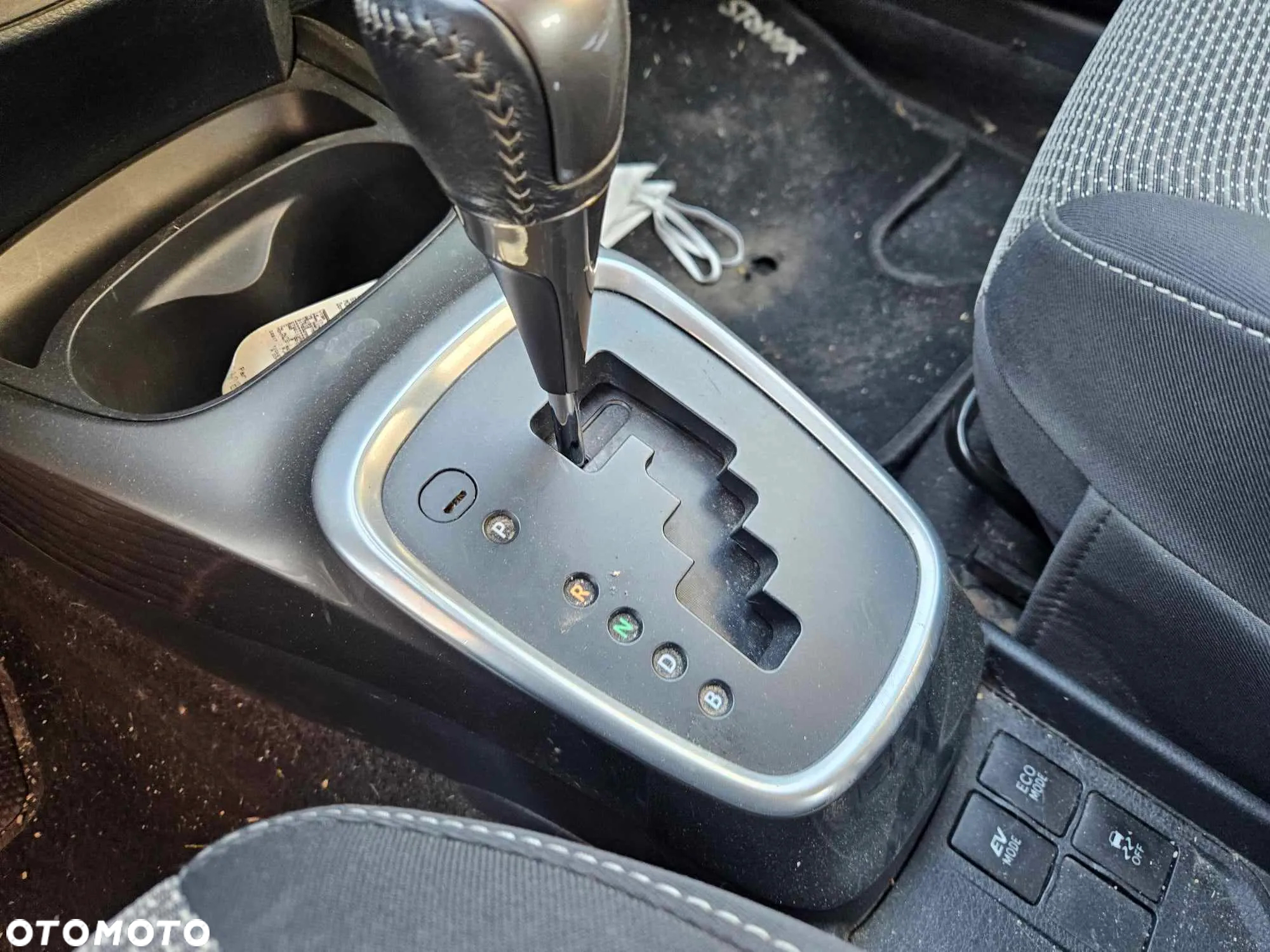 Toyota Yaris Hybrid 1.5 VVT-i Comfort - 19