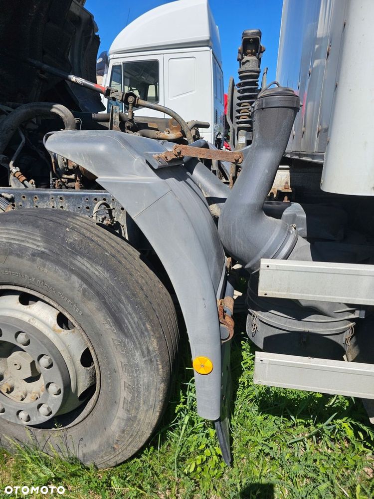 NADKOLE ZAKOLE LEWE BŁOTNIK CHLAPACZ LEWY WSPORNIK IVECO STRALIS 02-13 rok - 2