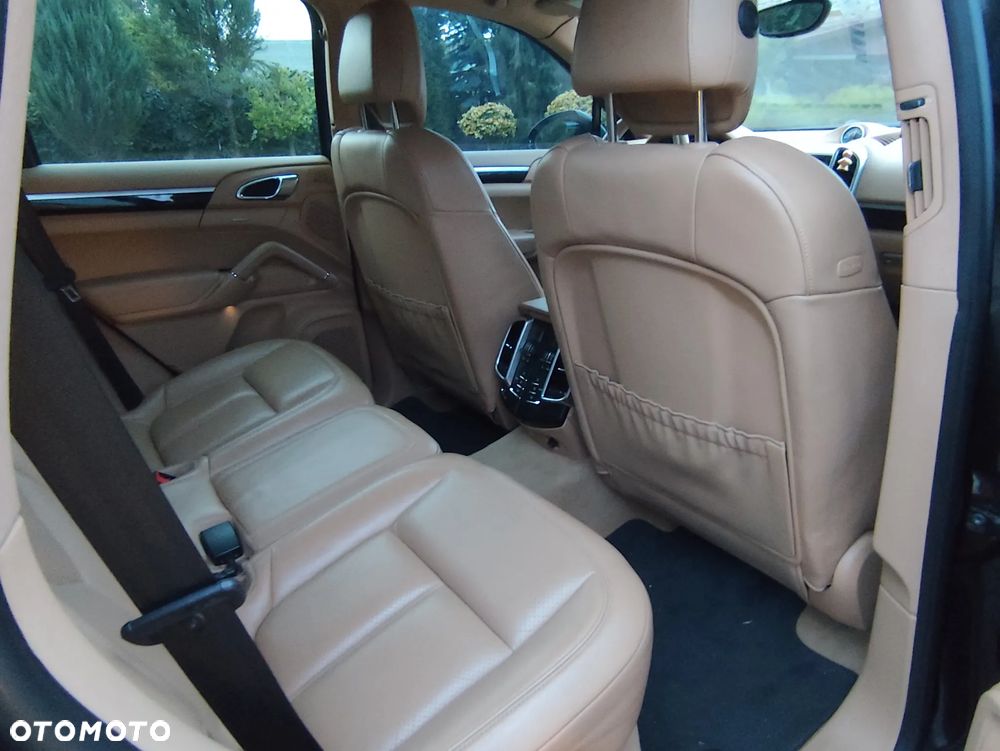 Porsche Cayenne Tiptronic S - 13