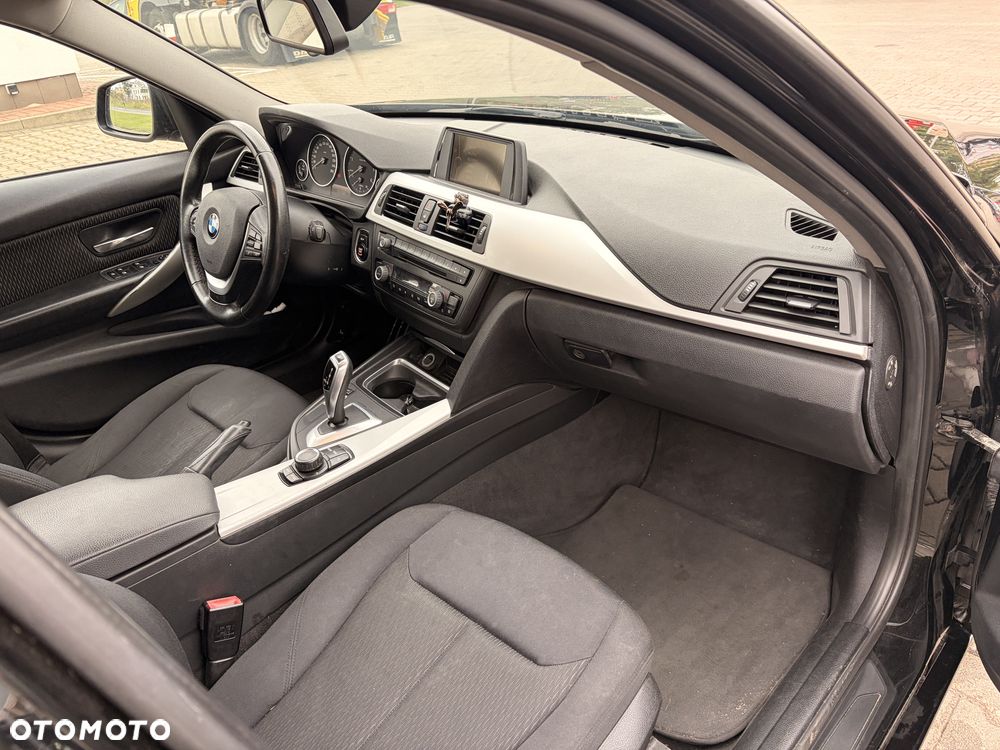 BMW Seria 3 - 12