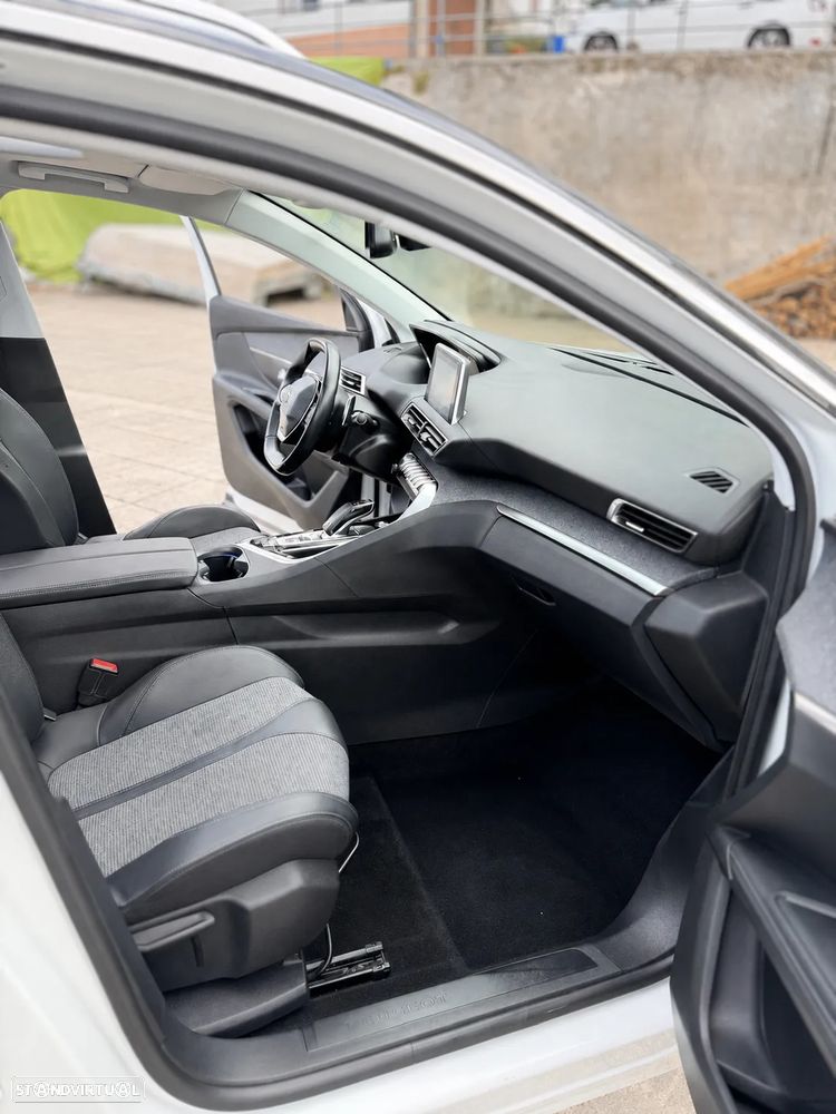 Peugeot 5008 1.5 BlueHDi Allure EAT8 - 9