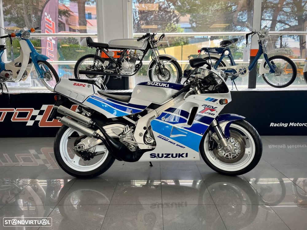 Suzuki RGV 250 - 2