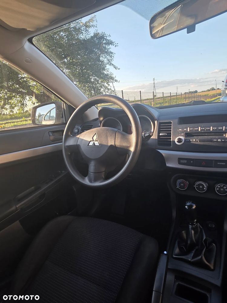 Mitsubishi Lancer 1.5 Inform - 16