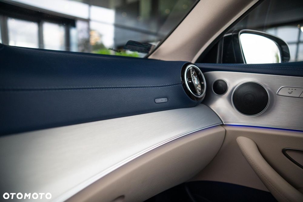 Mercedes-Benz Klasa E 400 Coupe 4-Matic 9G-TRONIC - 15