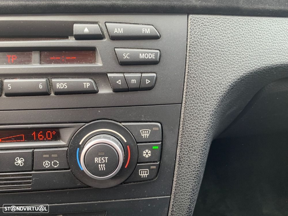 BMW 118 d Pack M - 33