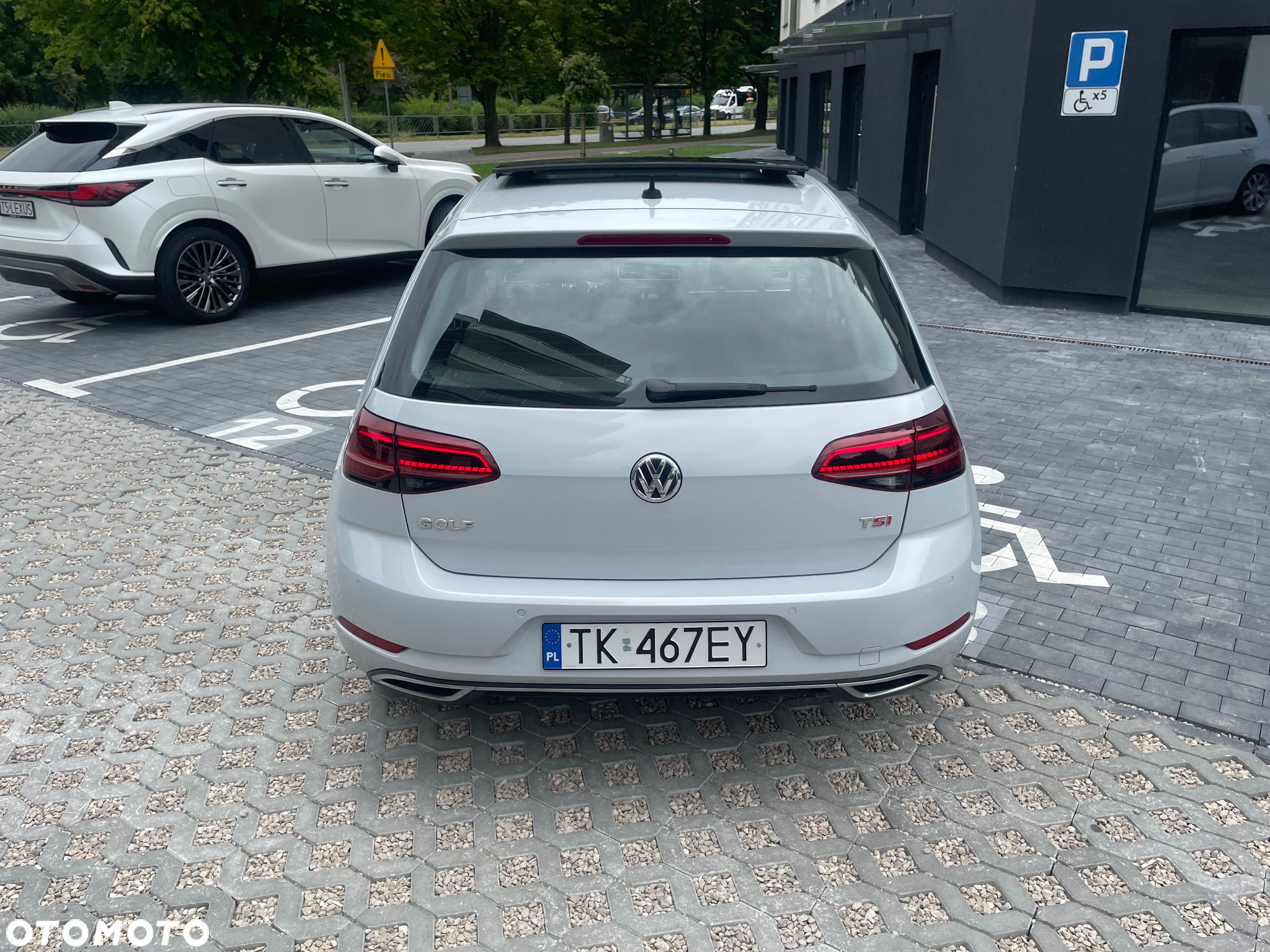 Volkswagen Golf - 6