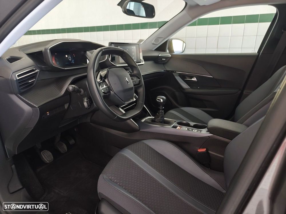 Peugeot 2008 1.2 PureTech Allure - 8
