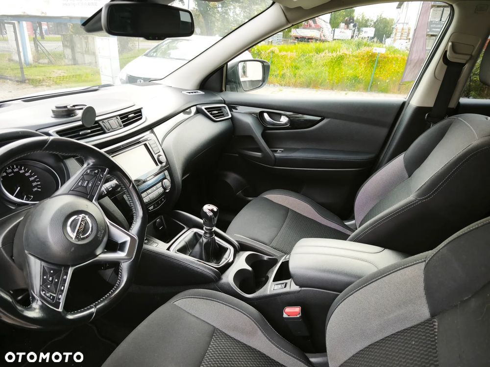 Nissan Qashqai - 2