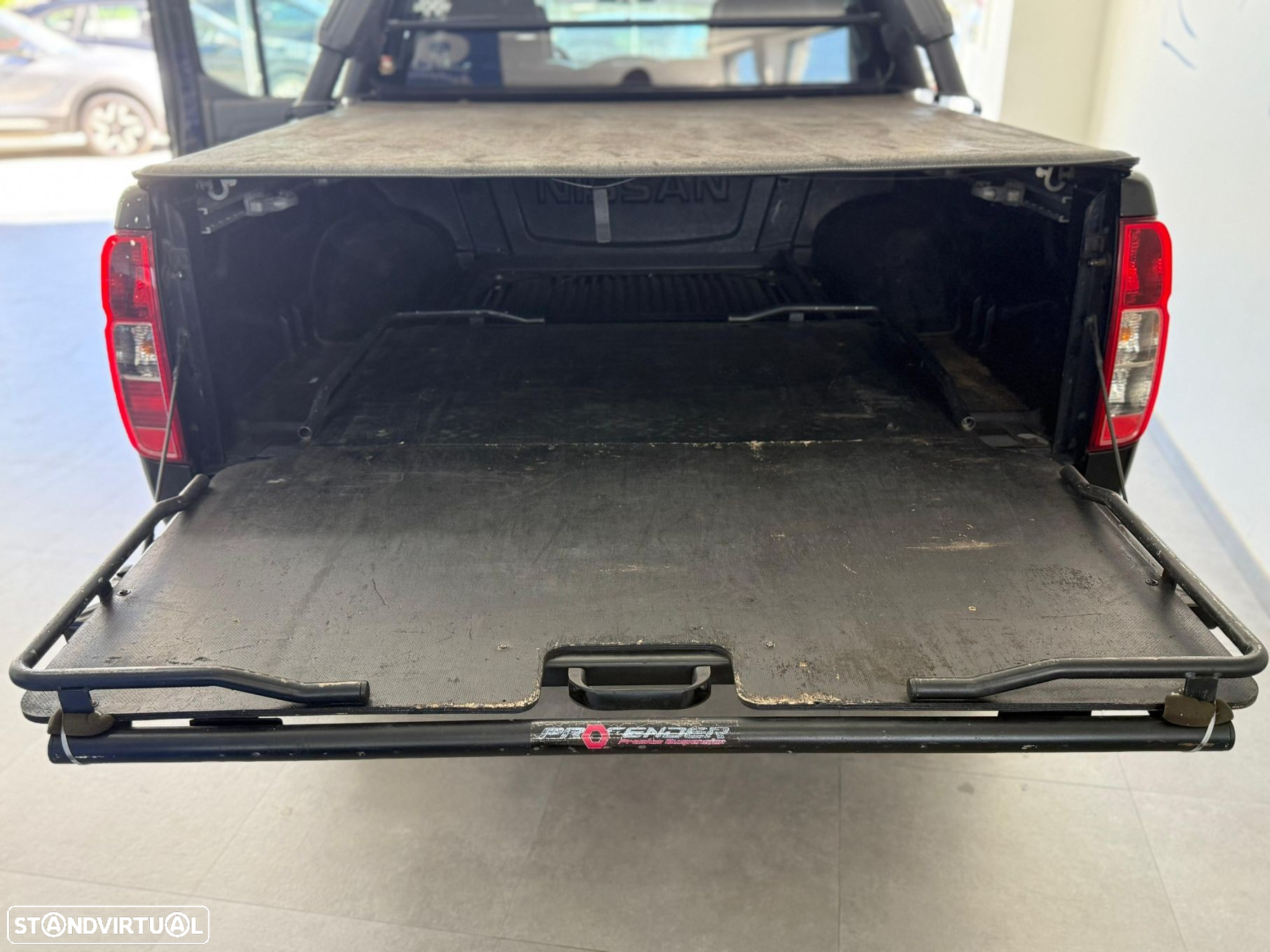 Nissan Navara 2.5 dCi CD LE Hi-Tech +P.Premium AT 4WD - 19