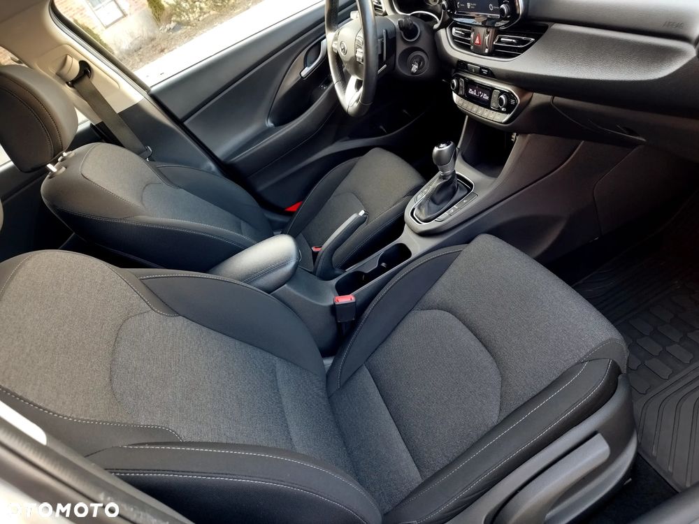 Hyundai i30 1.6 D Comfort DCT - 16