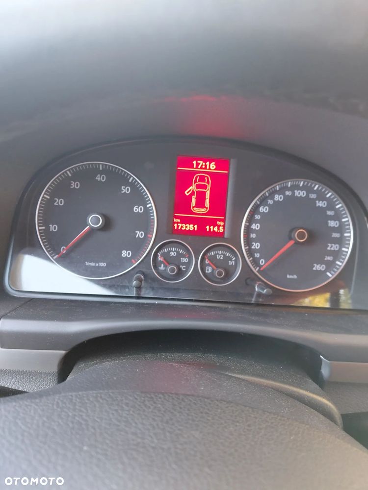 Volkswagen Touran - 14