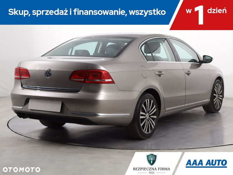 Volkswagen Passat - 6