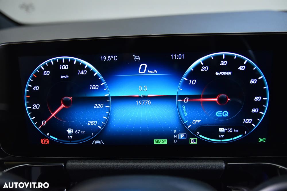 Mercedes-Benz GLA - 11