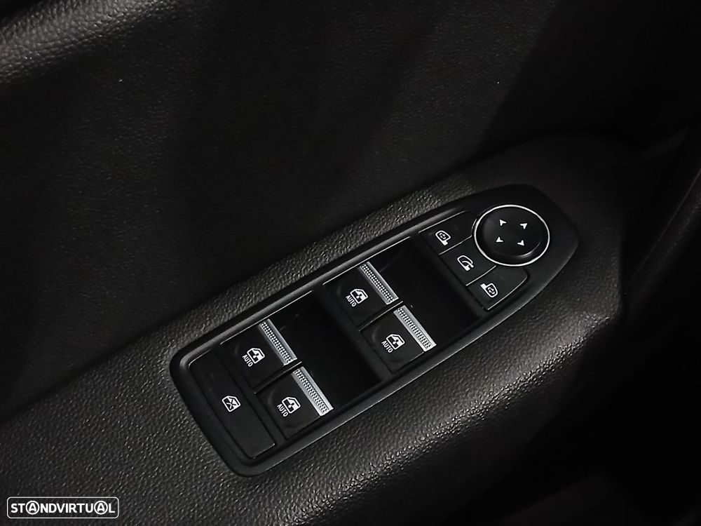 Renault Captur 1.0 TCe Exclusive - 26