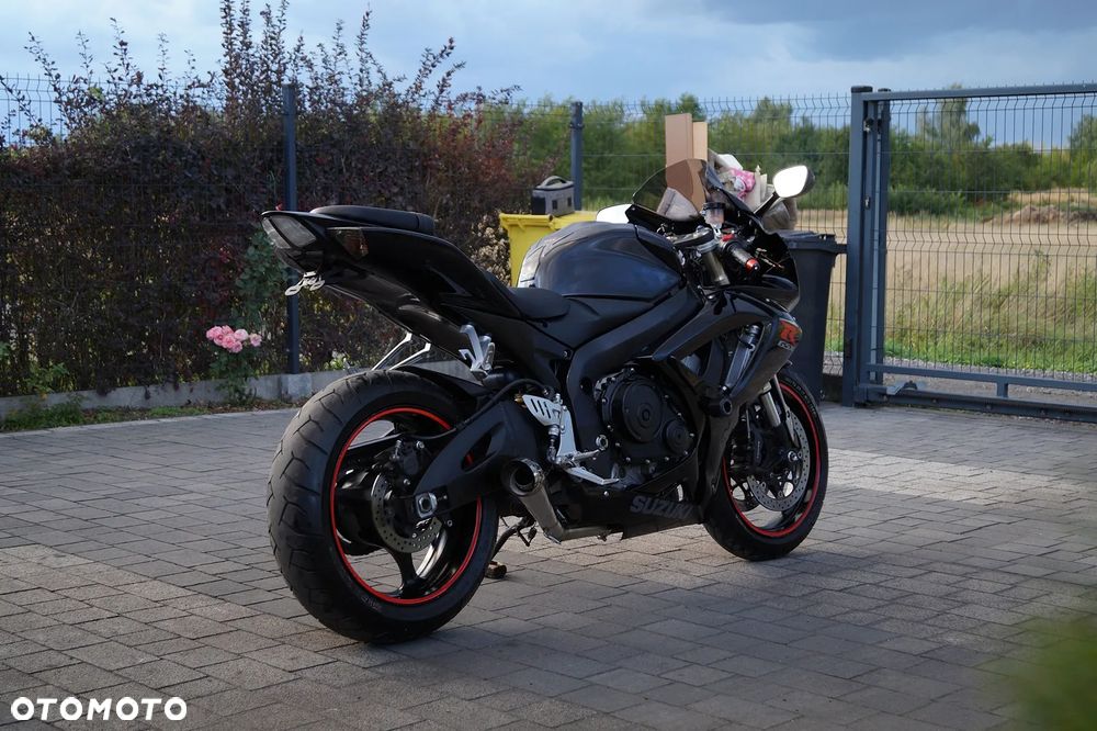 Suzuki GSX-R - 10