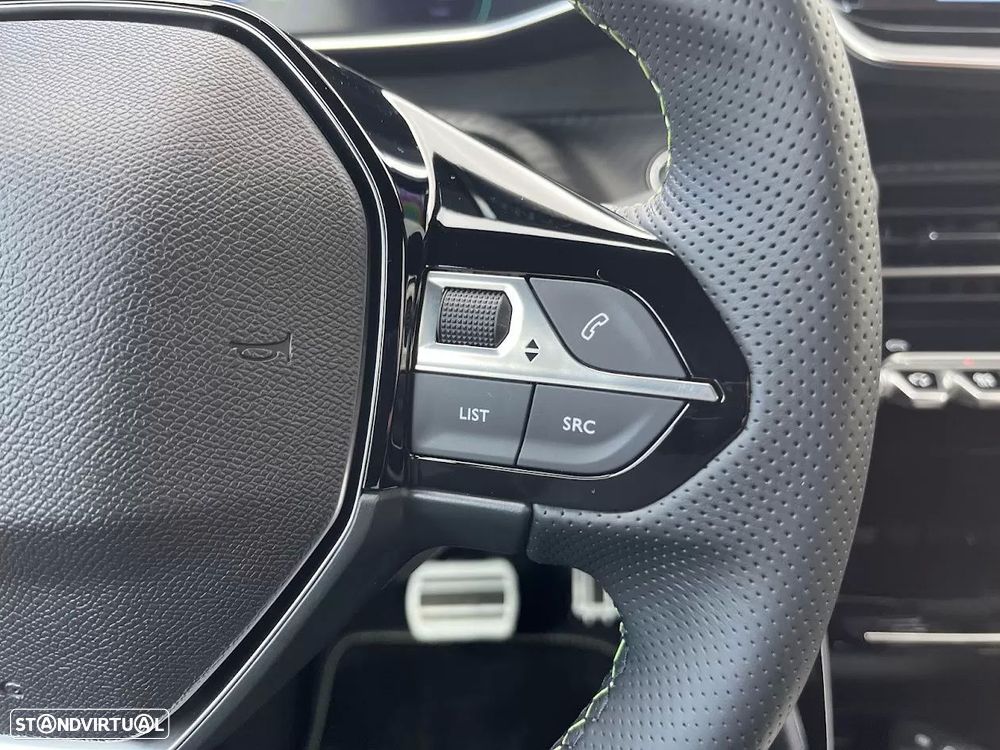 Peugeot e-2008 50 kWh GT - 17