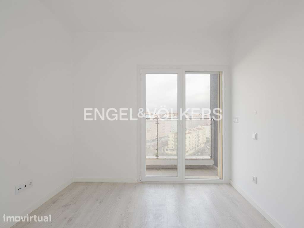 Apartamento T2 com Terraço em Santa Marta do Pinhal, Corroios - Grande imagem: 2/12