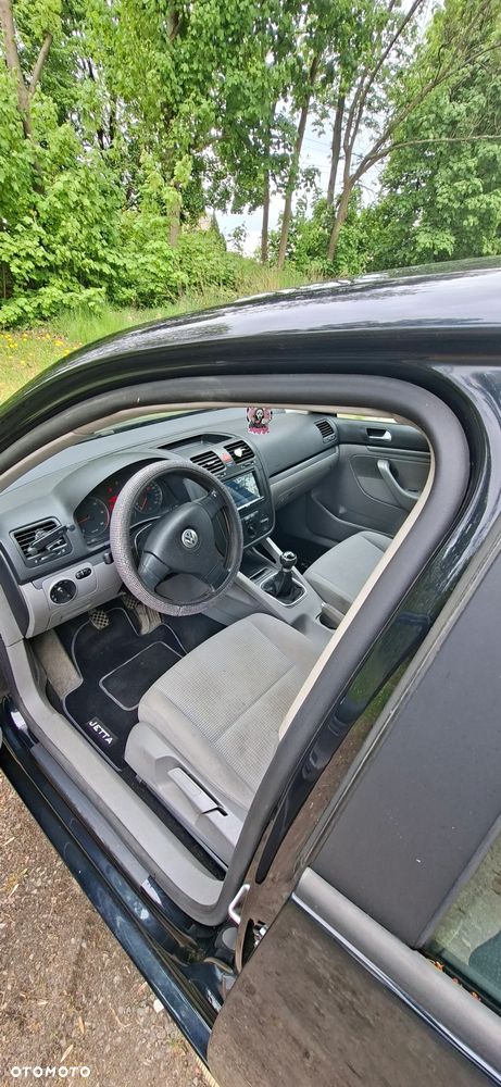Volkswagen Jetta 1.9 TDI Comfortline - 7