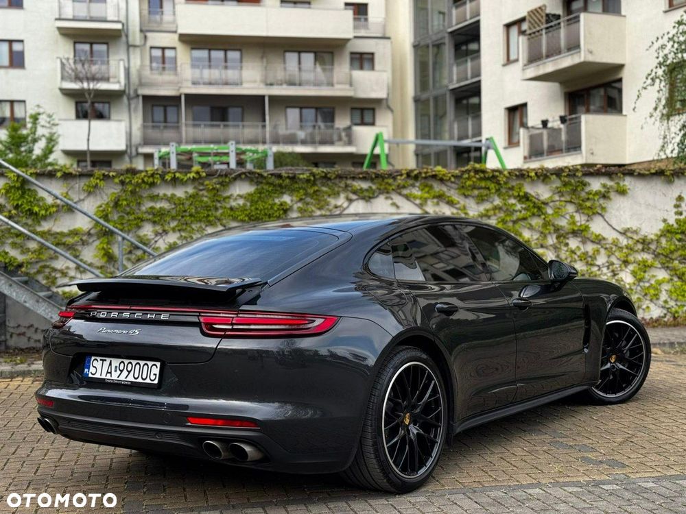 Porsche Panamera 4S Executive - 16