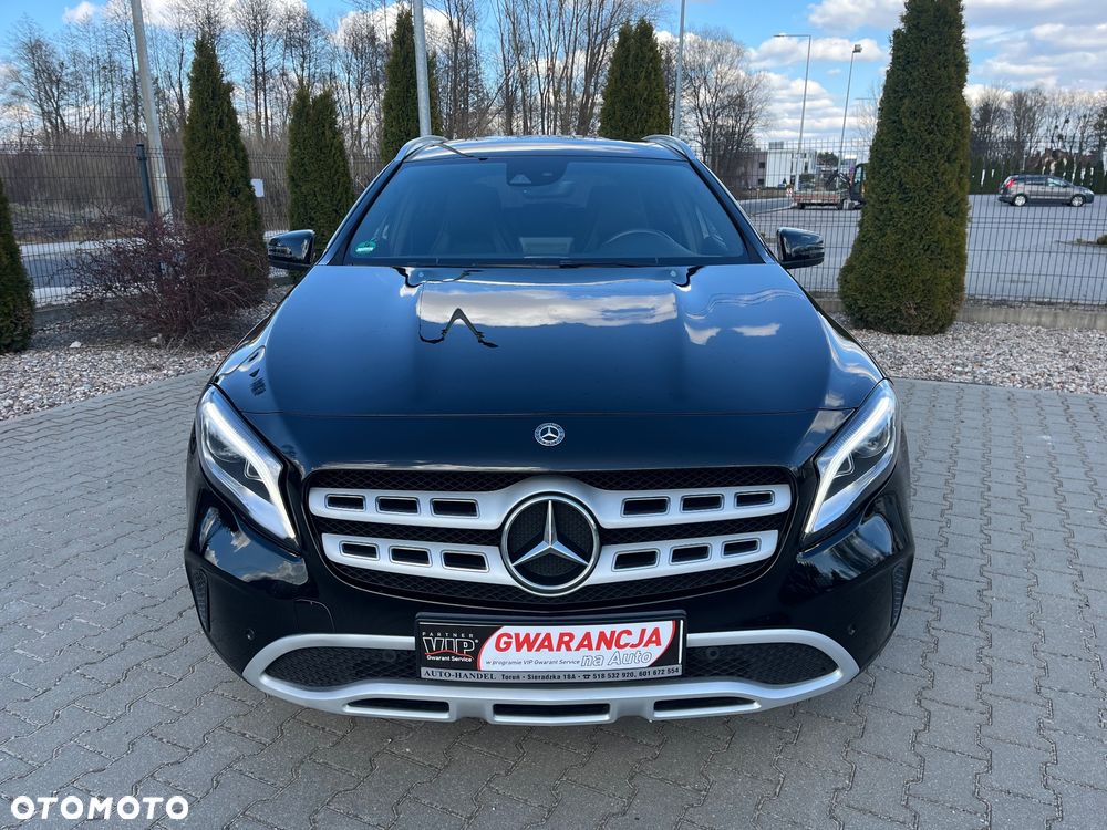 Mercedes-Benz GLA 180 UrbanStyle Edition - 11
