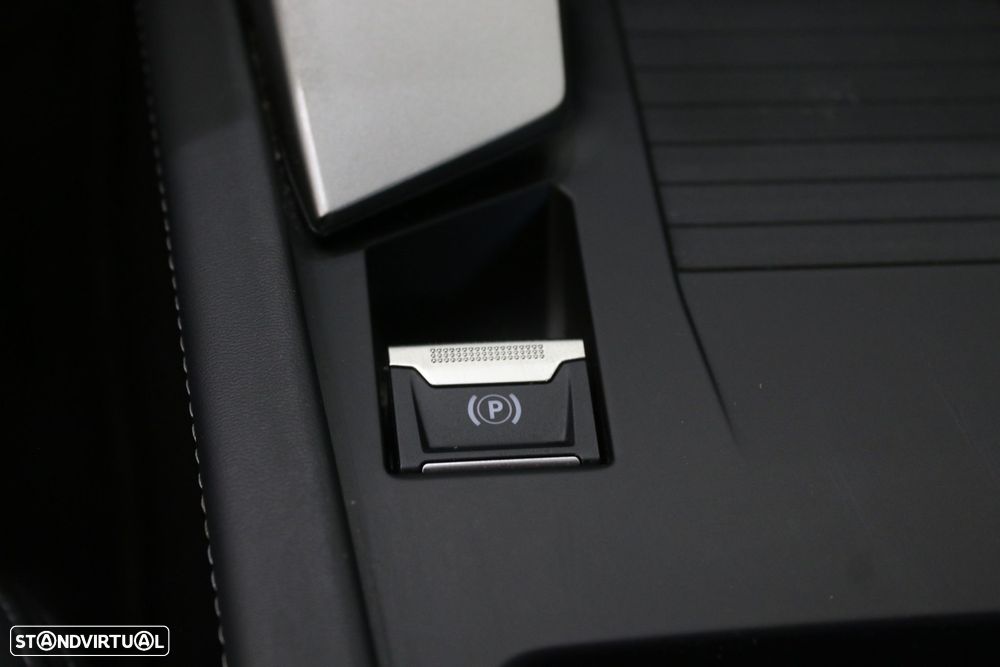 Peugeot 408 1.2 PureTech Allure EAT8 - 21